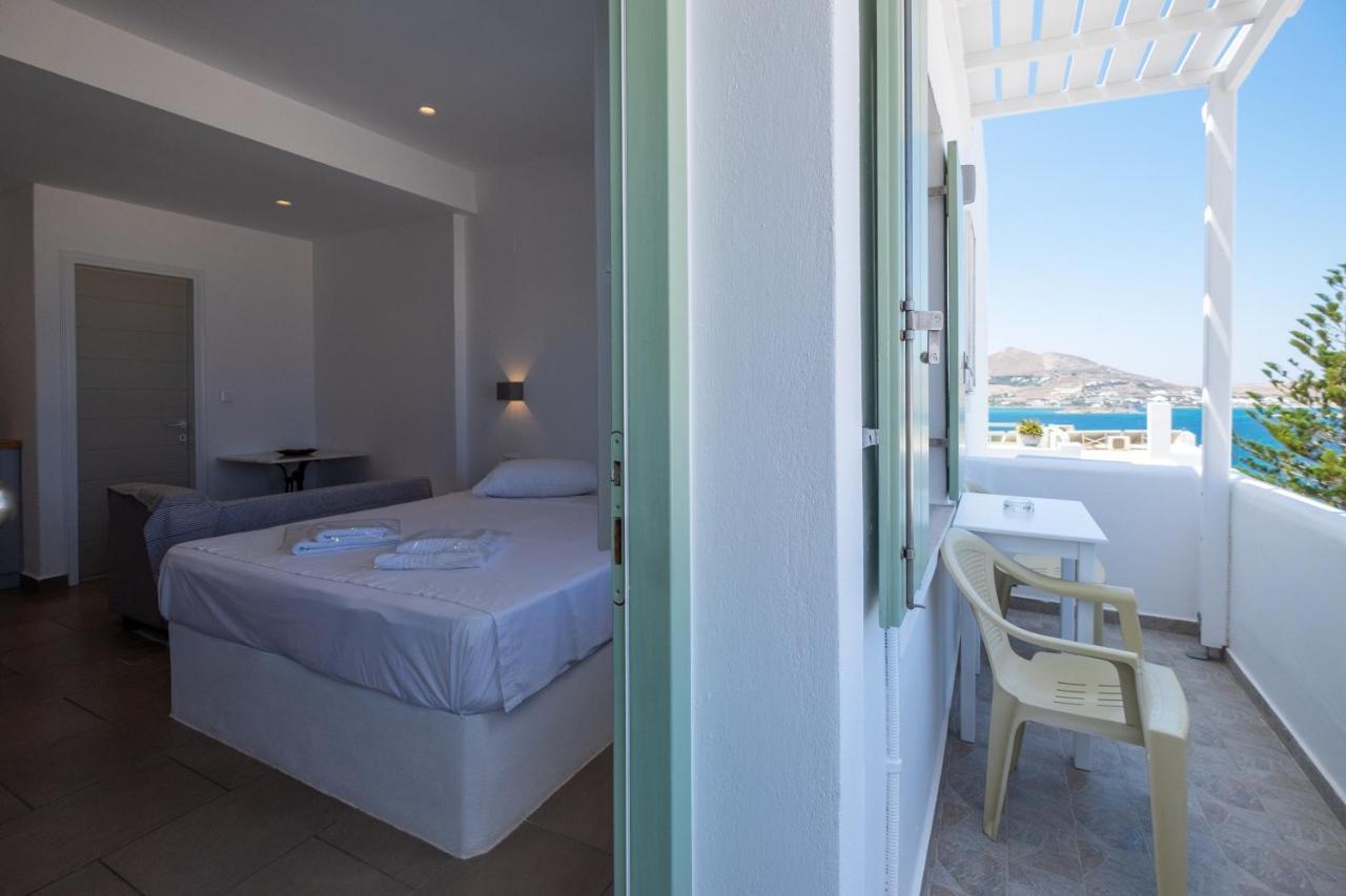 Lorenzo Studios And Suites Paros Naousa Exterior photo