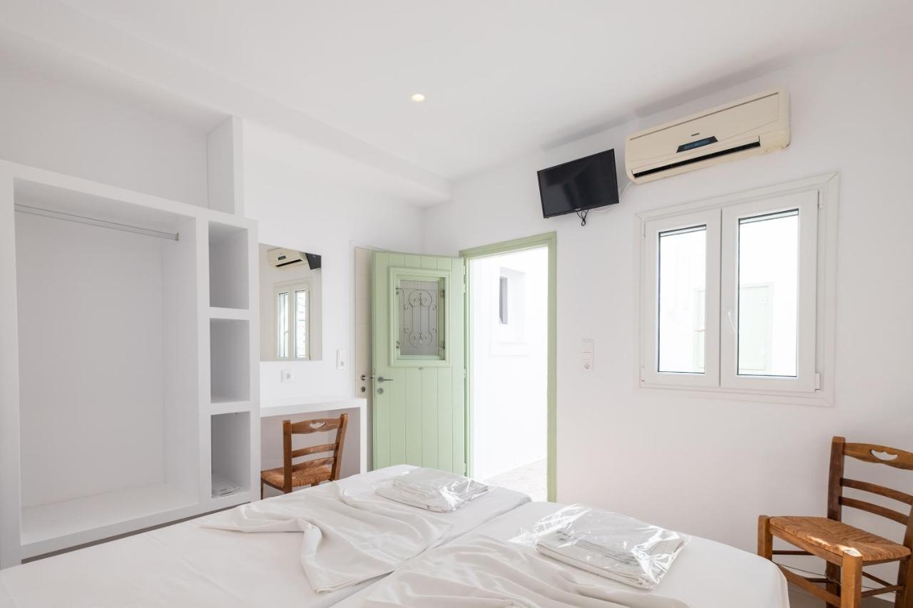 Lorenzo Studios And Suites Paros Naousa Exterior photo