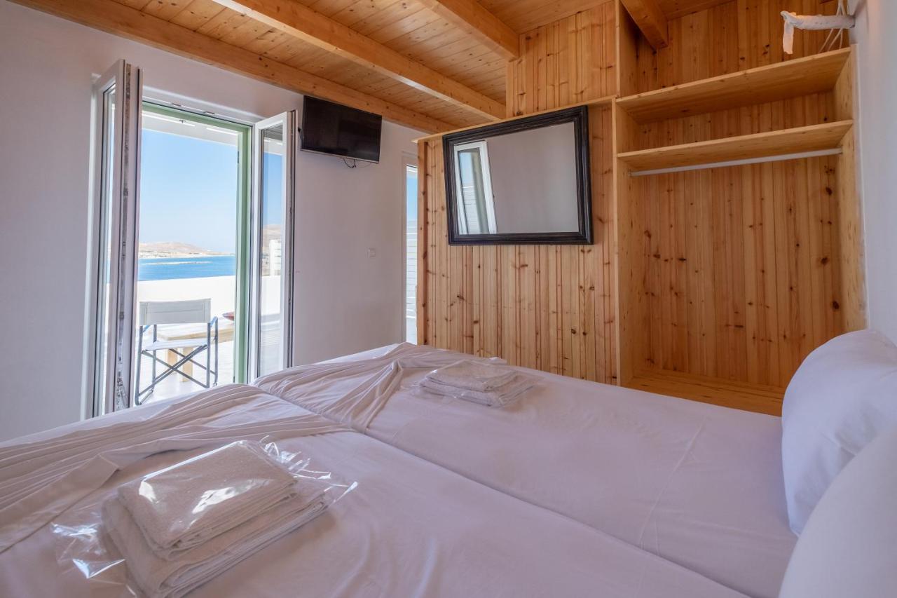 Lorenzo Studios And Suites Paros Naousa Exterior photo