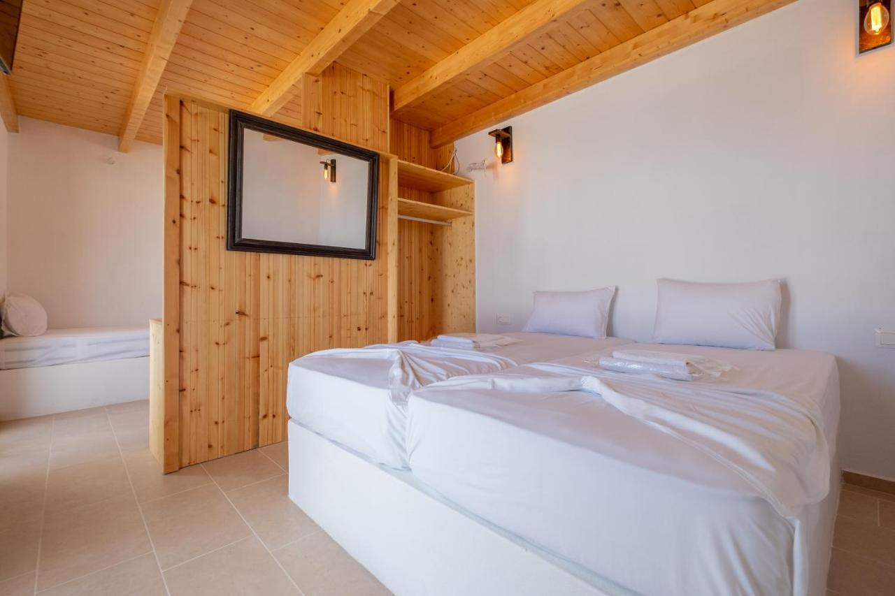 Lorenzo Studios And Suites Paros Naousa Exterior photo