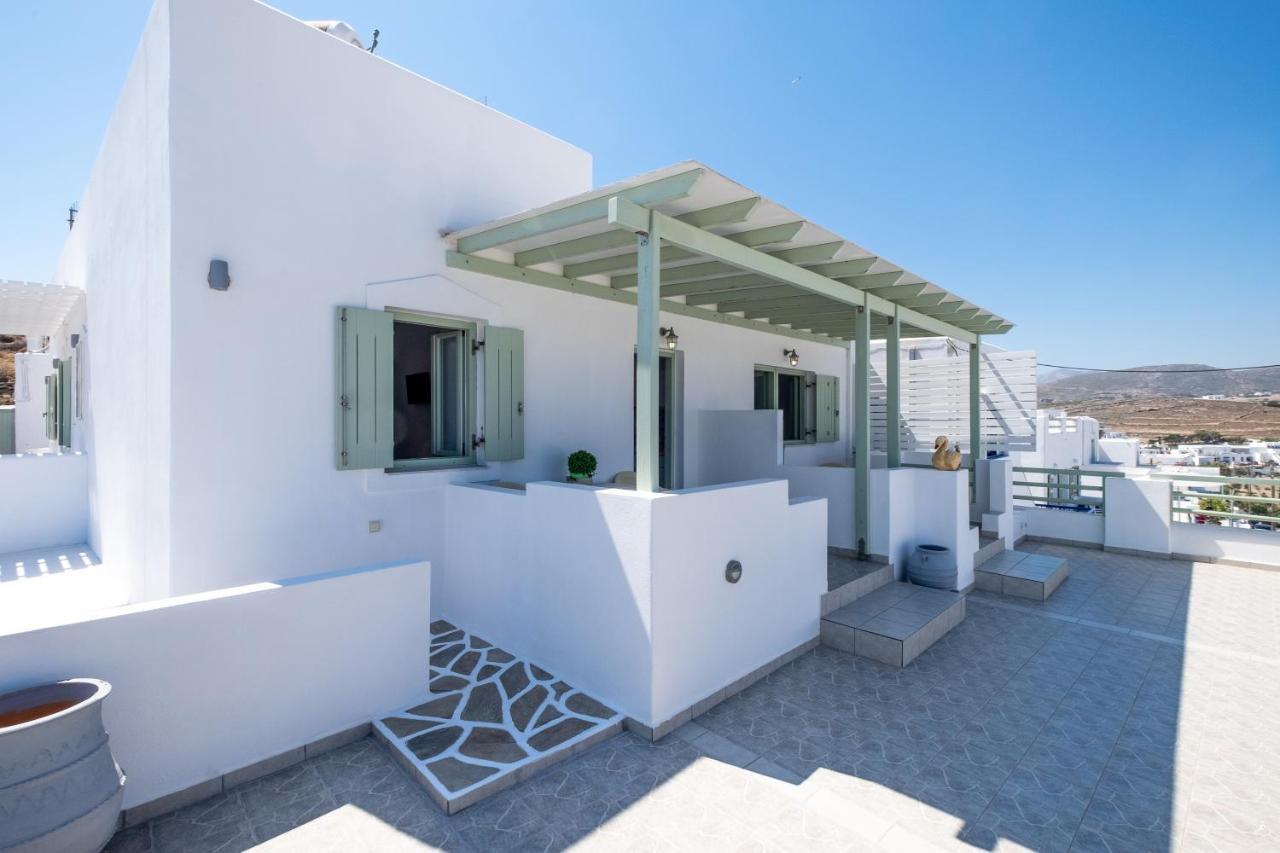 Lorenzo Studios And Suites Paros Naousa Exterior photo