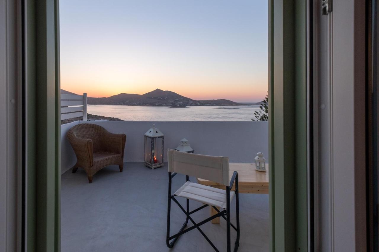 Lorenzo Studios And Suites Paros Naousa Exterior photo