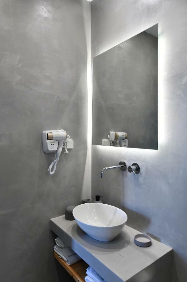 Lorenzo Studios And Suites Paros Naousa Exterior photo