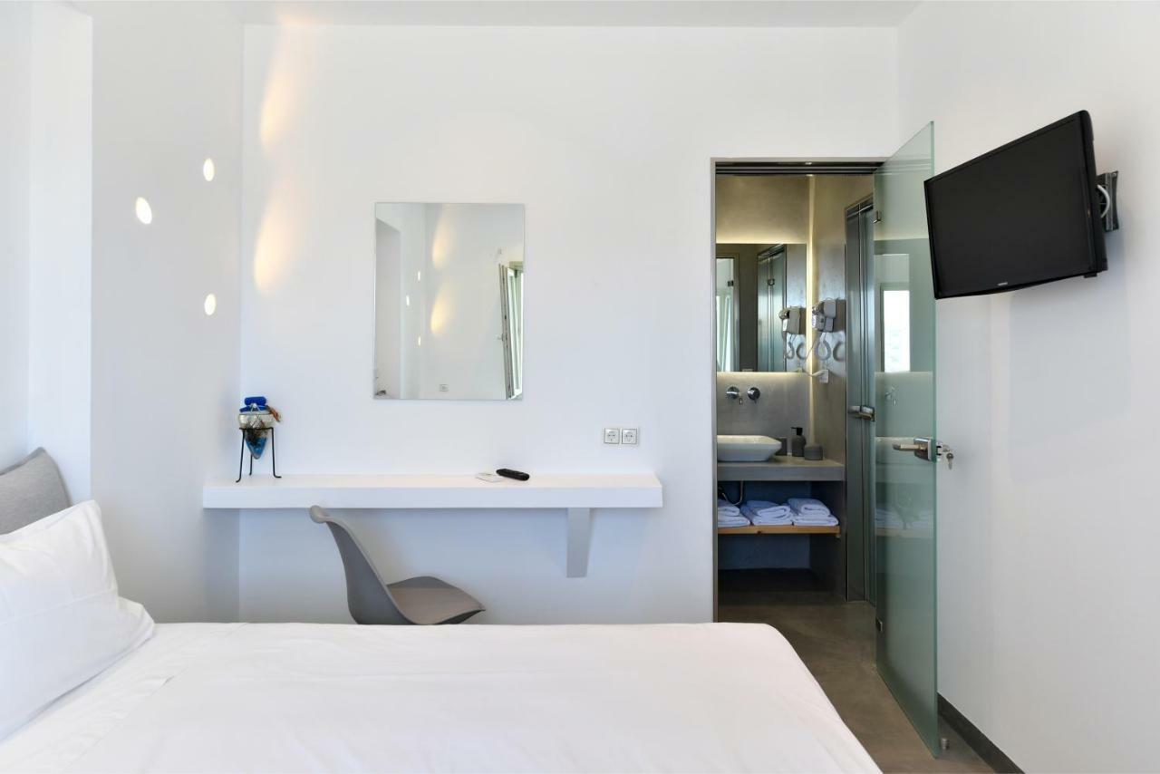 Lorenzo Studios And Suites Paros Naousa Exterior photo